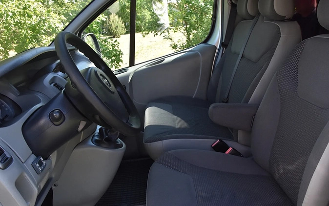 Opel Vivaro cena 43700 przebieg: 253000, rok produkcji 2009 z Lesko małe 781
